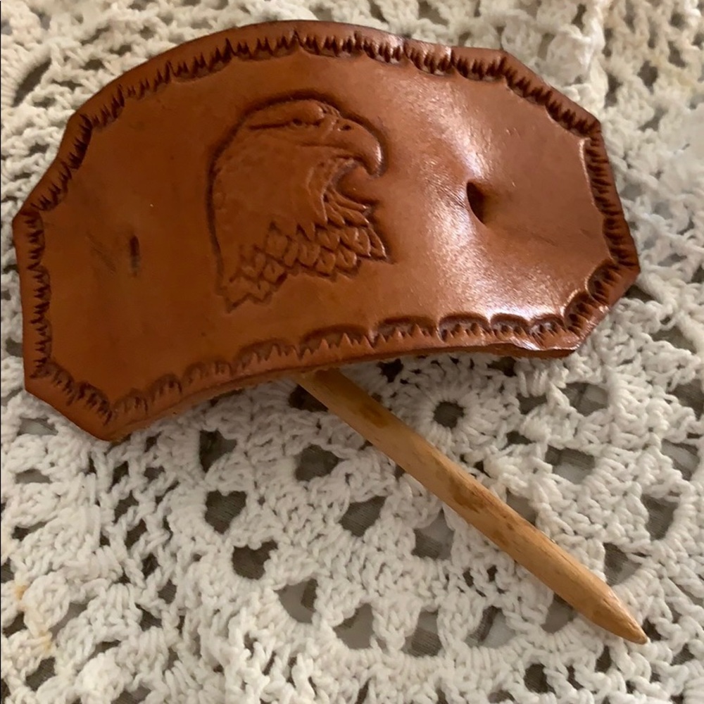 Barrette - Picture 2 of 3
